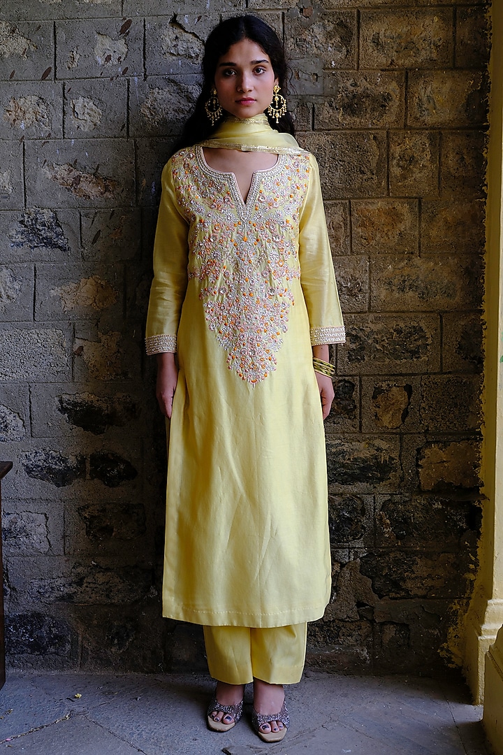 Yellow Silk Chanderi Sequins Embroidered Straight Kurta Set by Bruhi pant at Pernia's Pop Up Shop