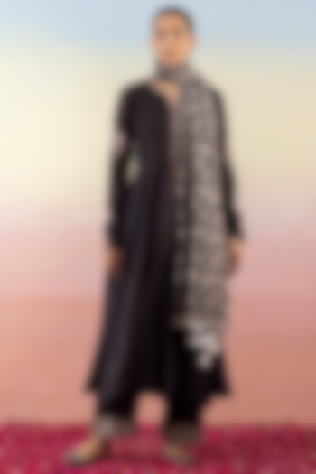 Black Embroidered Anarkali Set by Basanti - Kapde aur Koffee at Pernia's Pop Up Shop