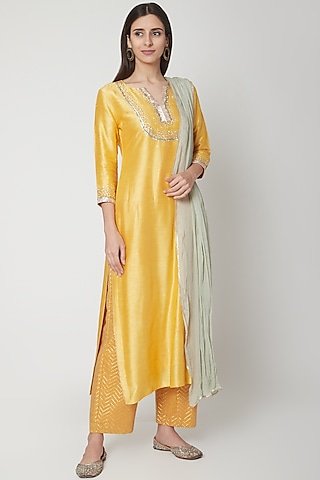Yellow Embroidered Kurta Set by Breathe By Aakanksha Singh