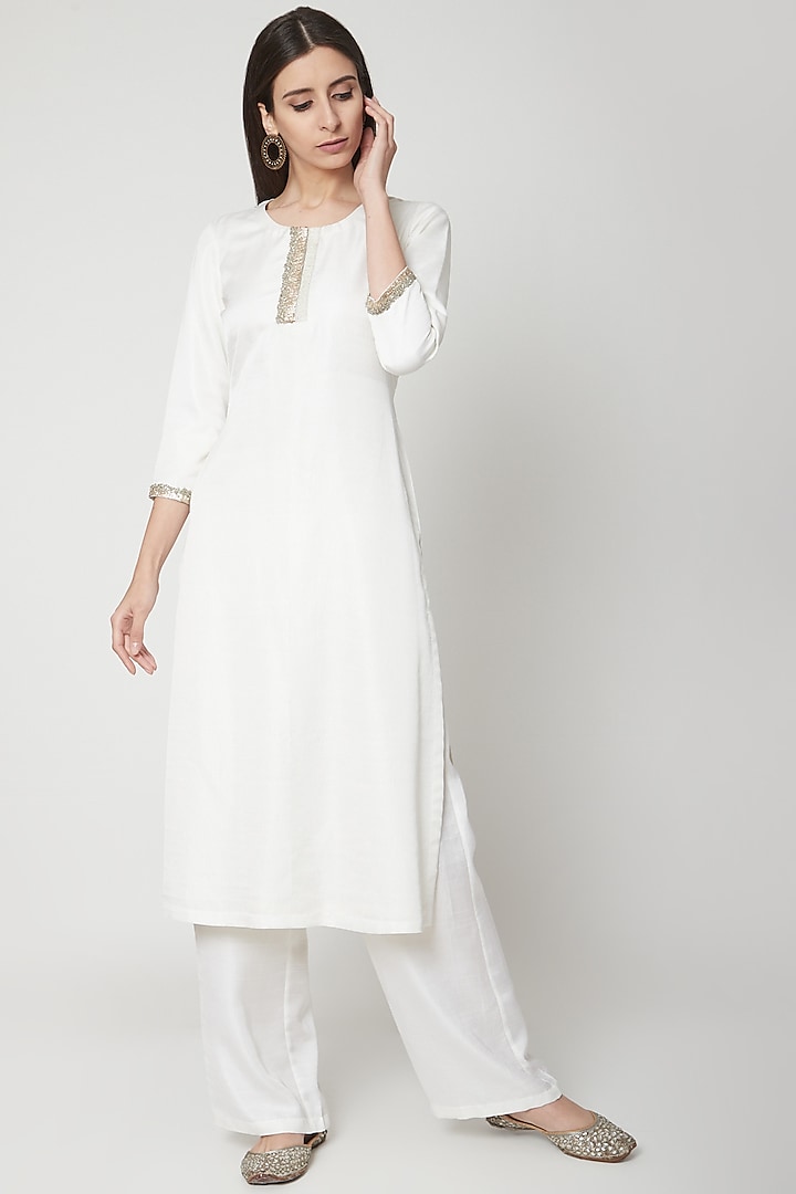 Off White Embroidered Kurta Set by Breathe By Aakanksha Singh
