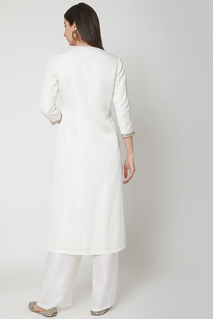 Off White Embroidered Kurta Set by Breathe By Aakanksha Singh at Pernia's Pop Up Shop