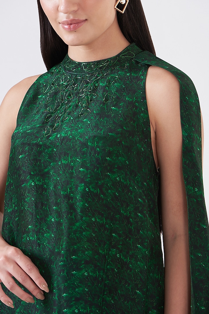 Grass Green Upada Silk Printed Tunic Set by Breathe By Aakanksha Singh at Pernia's Pop Up Shop