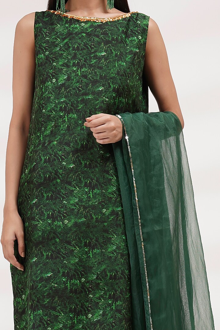 Green Upada Silk & Cotton Voile Hand-Painted & Embellished Kurta Set by Breathe By Aakanksha Singh at Pernia's Pop Up Shop