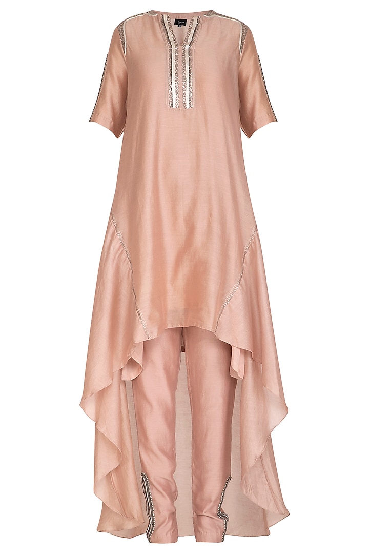 Rusty Peach Embroidered Kurta With Pants by Breathe By Aakanksha Singh