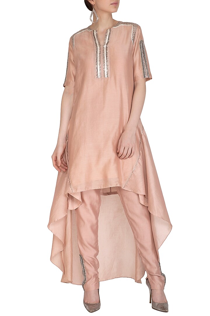 Rusty Peach Embroidered Kurta With Pants by Breathe By Aakanksha Singh at Pernia's Pop Up Shop