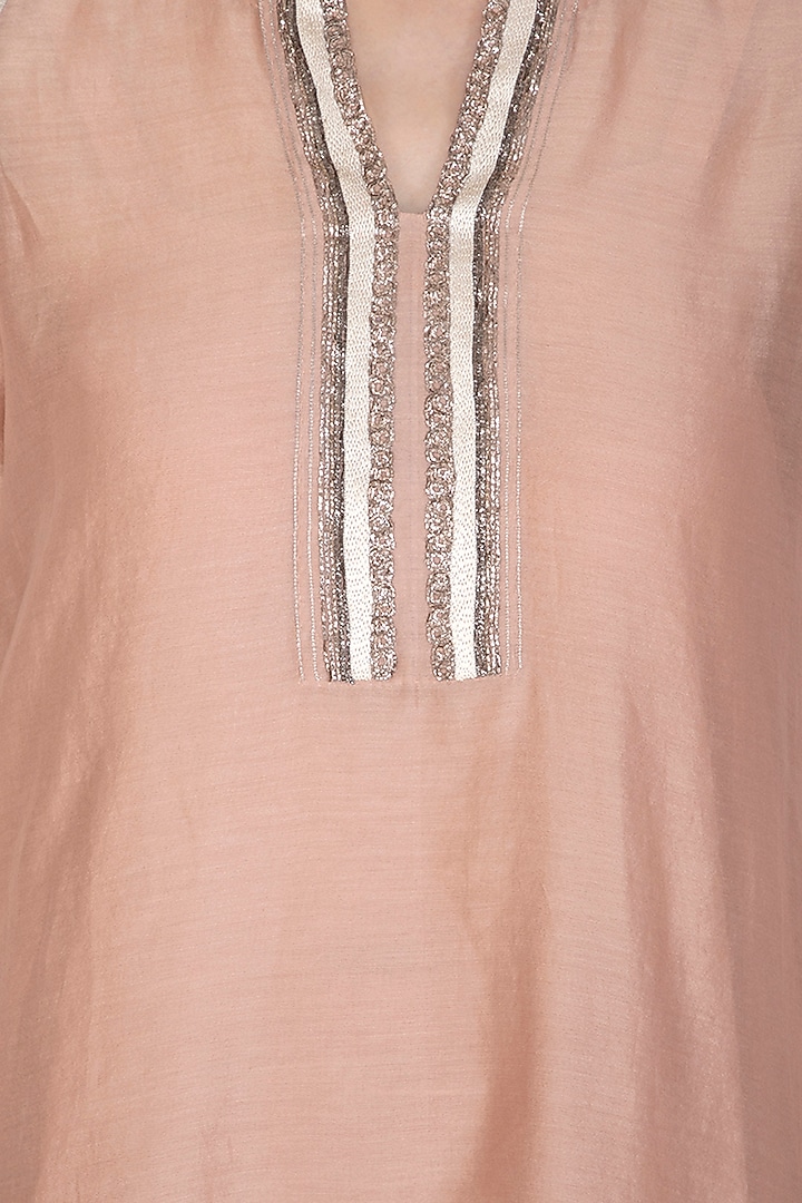 Rusty Peach Embroidered Kurta With Pants by Breathe By Aakanksha Singh at Pernia's Pop Up Shop