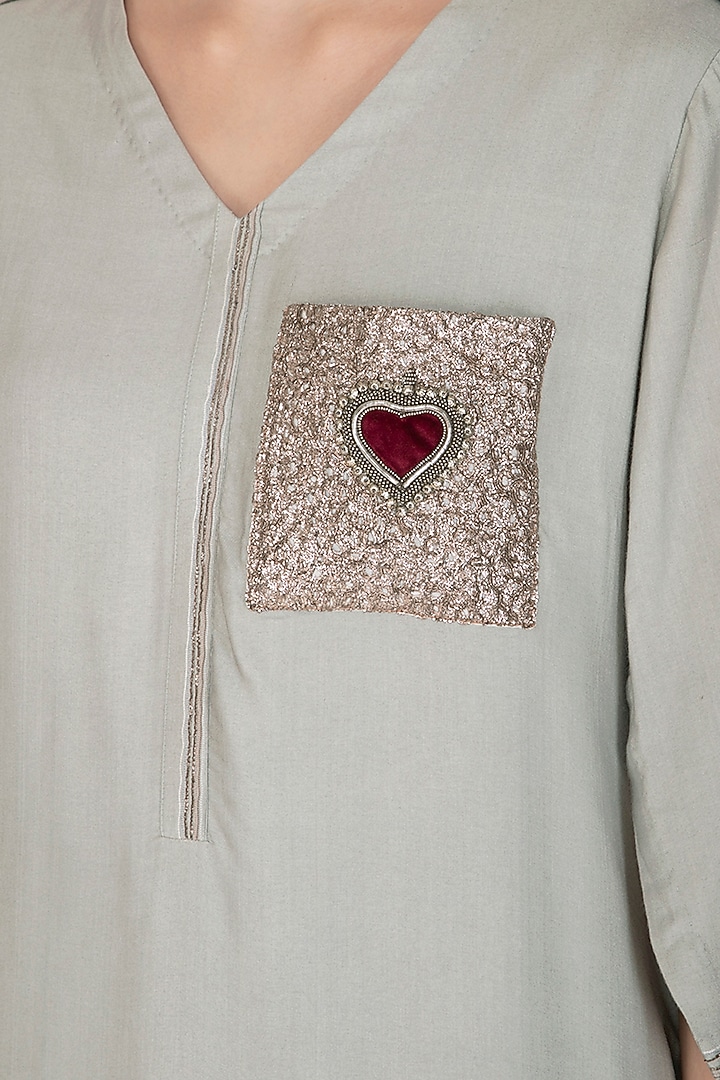 Rusty Green Embroidered Kurta by Breathe By Aakanksha Singh at Pernia's Pop Up Shop