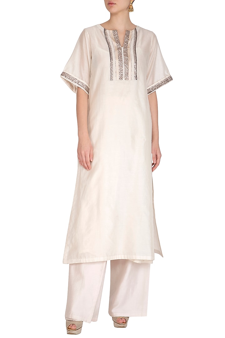 White Chanderi Silk Thread Hand Embroidered Kurta Set by Breathe By Aakanksha Singh at Pernia's Pop Up Shop