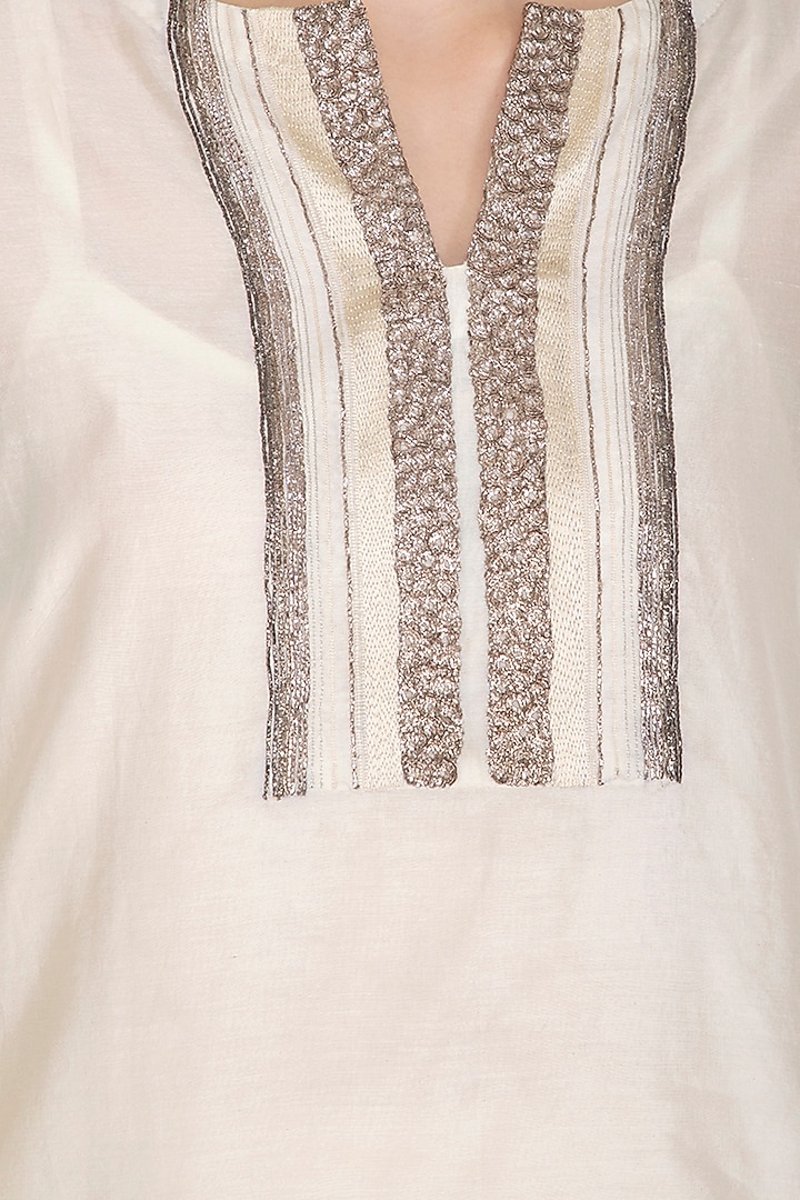 White Chanderi Silk Thread Hand Embroidered Kurta Set by Breathe By Aakanksha Singh at Pernia's Pop Up Shop