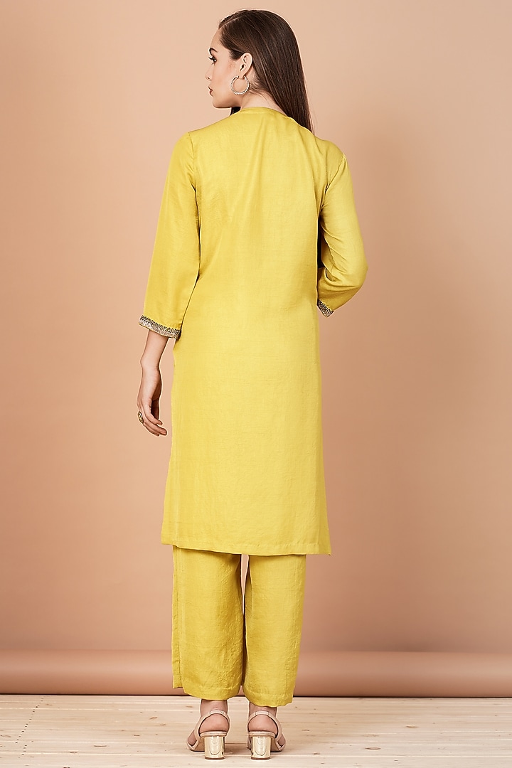 Yellow Embroidered Kurta Set by Breathe By Aakanksha Singh at Pernia's Pop Up Shop