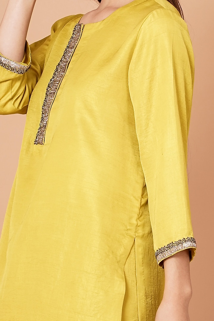Yellow Embroidered Kurta Set by Breathe By Aakanksha Singh at Pernia's Pop Up Shop