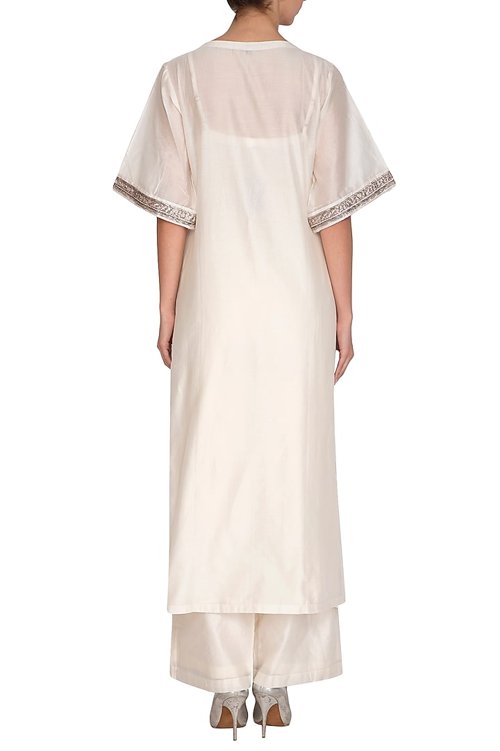 Off White Embroidered Kurta With Pants by Breathe By Aakanksha Singh at Pernia's Pop Up Shop