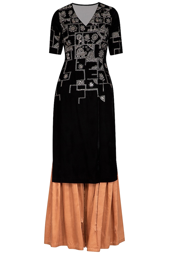 Black Embellished Kurta With Kalidar Pants by Breathe By Aakanksha Singh