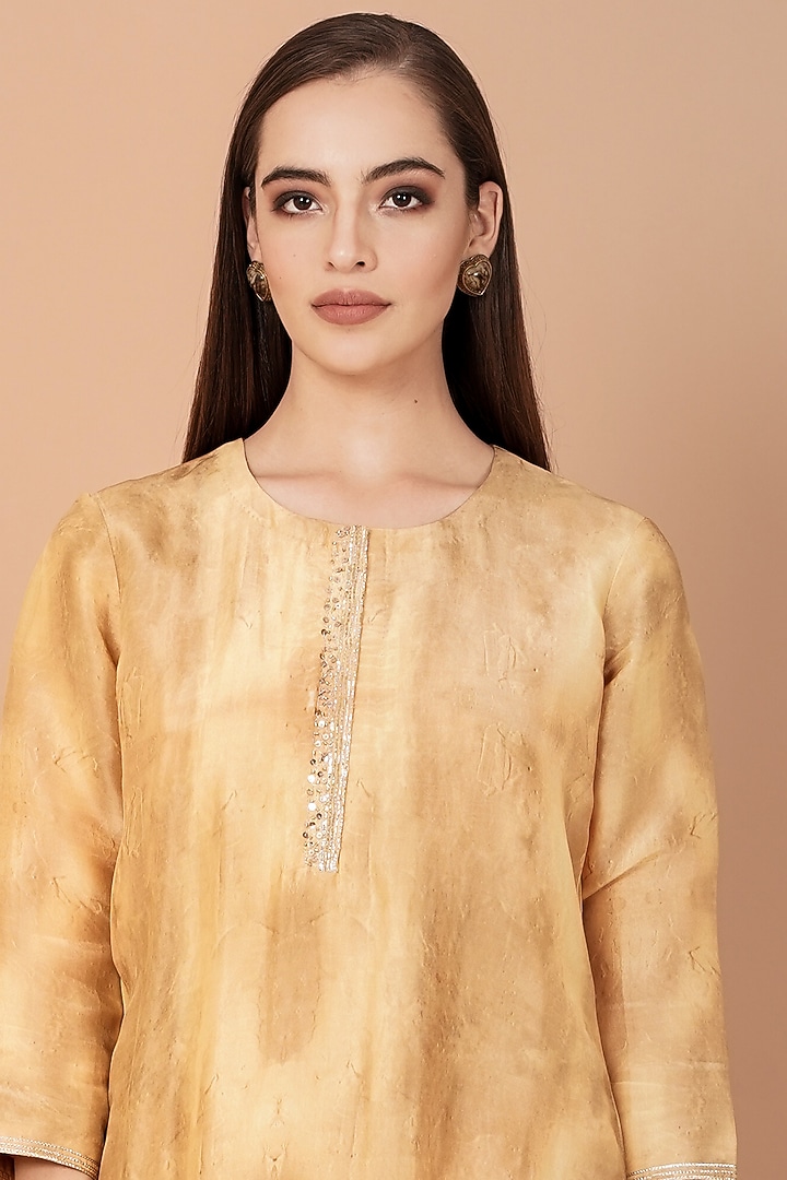 Golden Embellished Kurta Set by Breathe By Aakanksha Singh at Pernia's Pop Up Shop