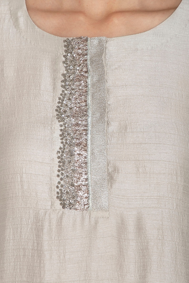 Silver Embroidered Kurta With Pants by Breathe By Aakanksha Singh at Pernia's Pop Up Shop