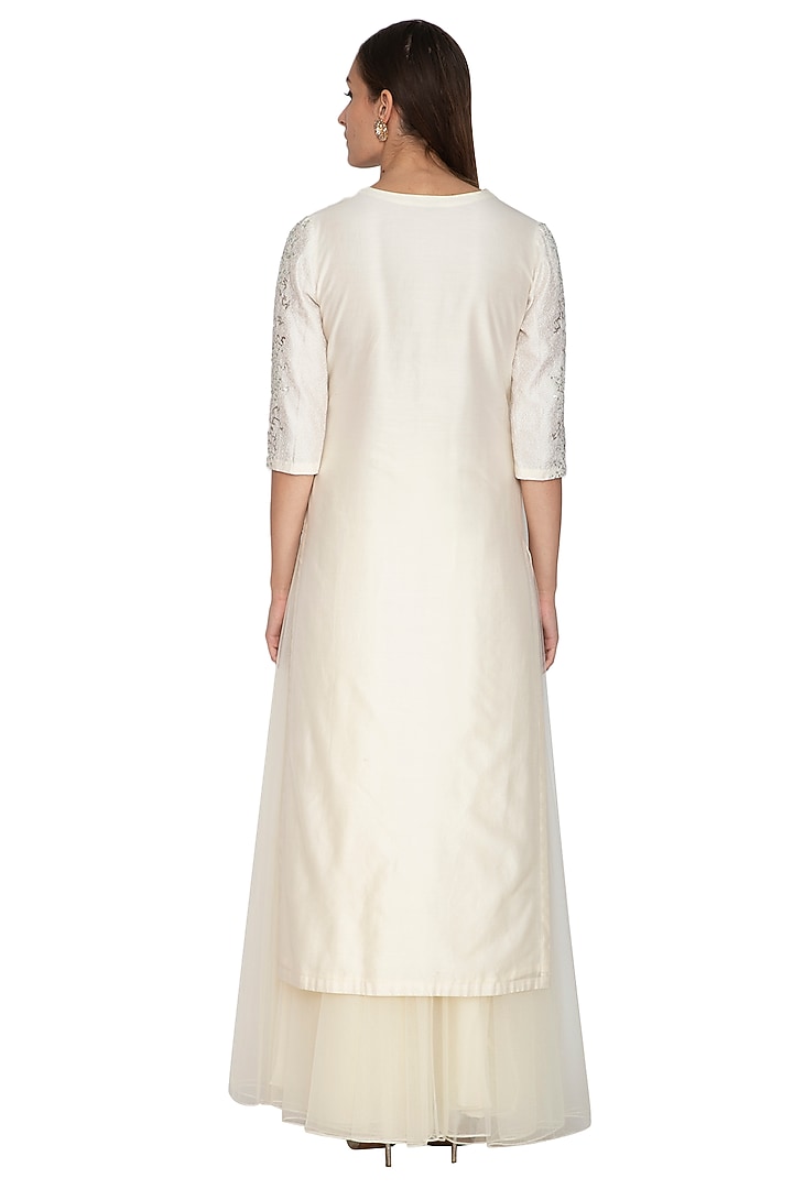Off White Embroidered Kurta Set by Breathe By Aakanksha Singh at Pernia's Pop Up Shop