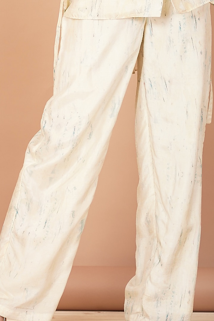 Off-White Printed Tunic Set by Breathe By Aakanksha Singh at Pernia's Pop Up Shop