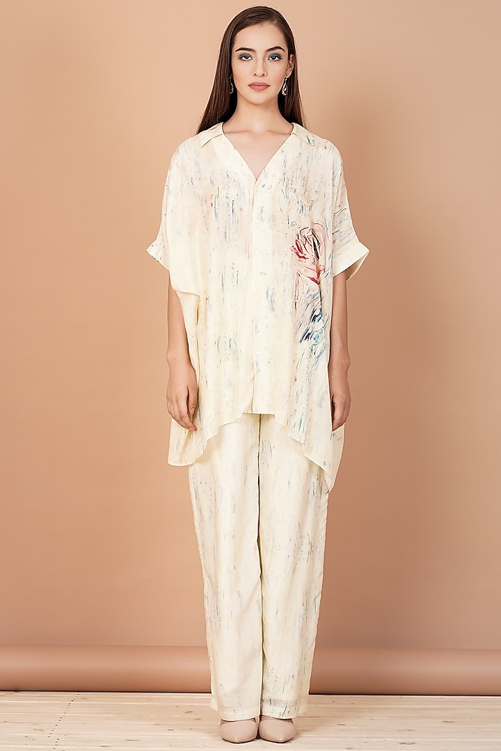 Off-White Printed Kaftan Tunic Set by Breathe By Aakanksha Singh at Pernia's Pop Up Shop