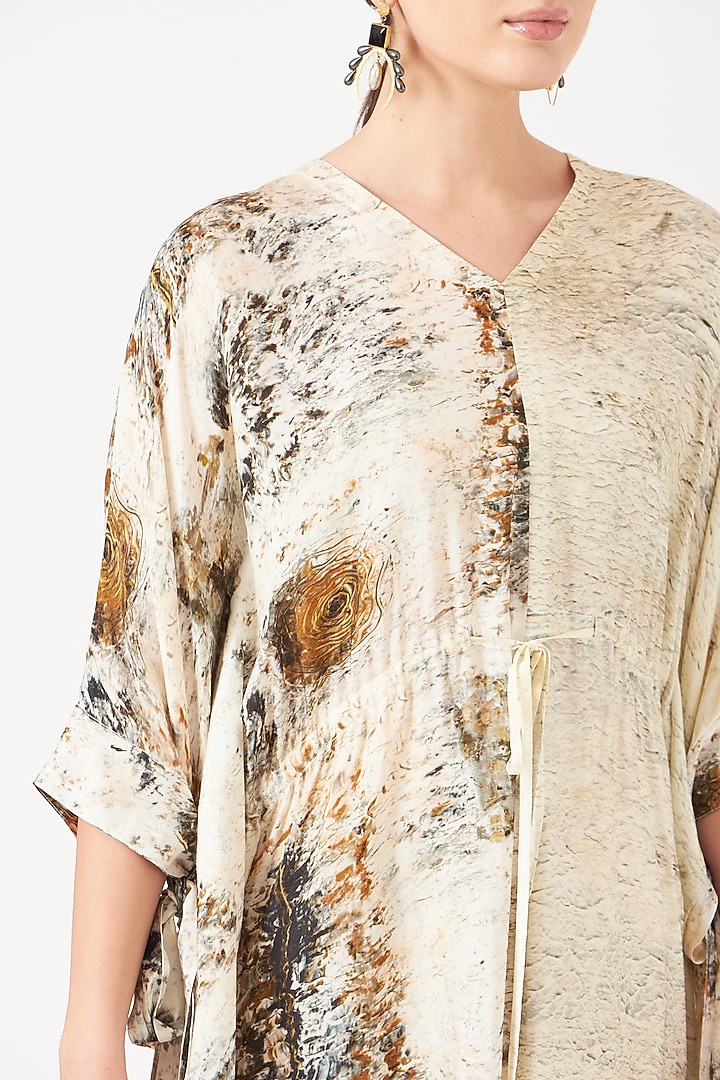 Beige Short Kaftan With Gold Digital Print by Breathe By Aakanksha Singh at Pernia's Pop Up Shop