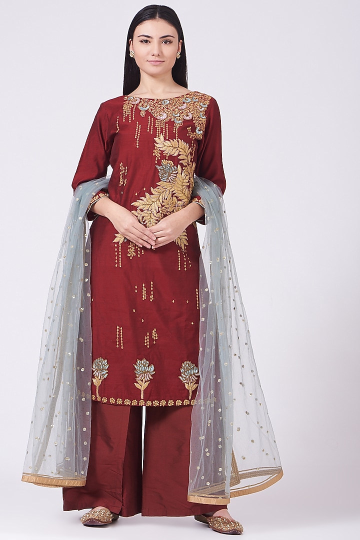 Maroon Embroidered Kurta Set by Breathe By Aakanksha Singh at Pernia's Pop Up Shop