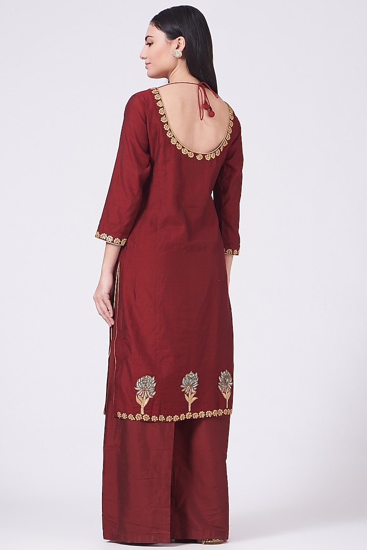 Maroon Embroidered Kurta Set by Breathe By Aakanksha Singh at Pernia's Pop Up Shop