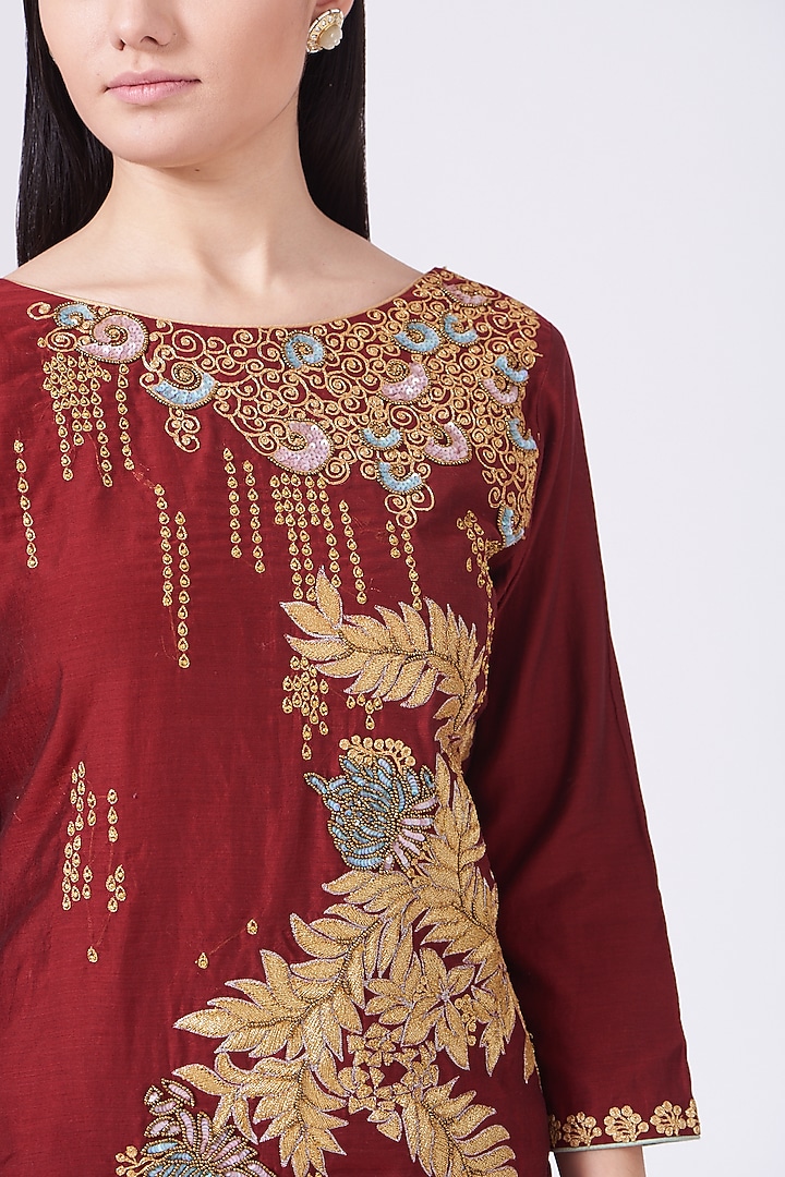 Maroon Embroidered Kurta Set by Breathe By Aakanksha Singh at Pernia's Pop Up Shop
