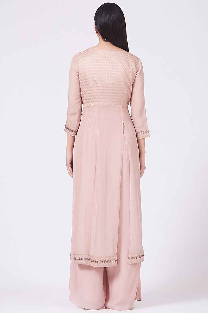 Crystal Pink Hand Embroidered Kurta Set by Breathe By Aakanksha Singh at Pernia's Pop Up Shop