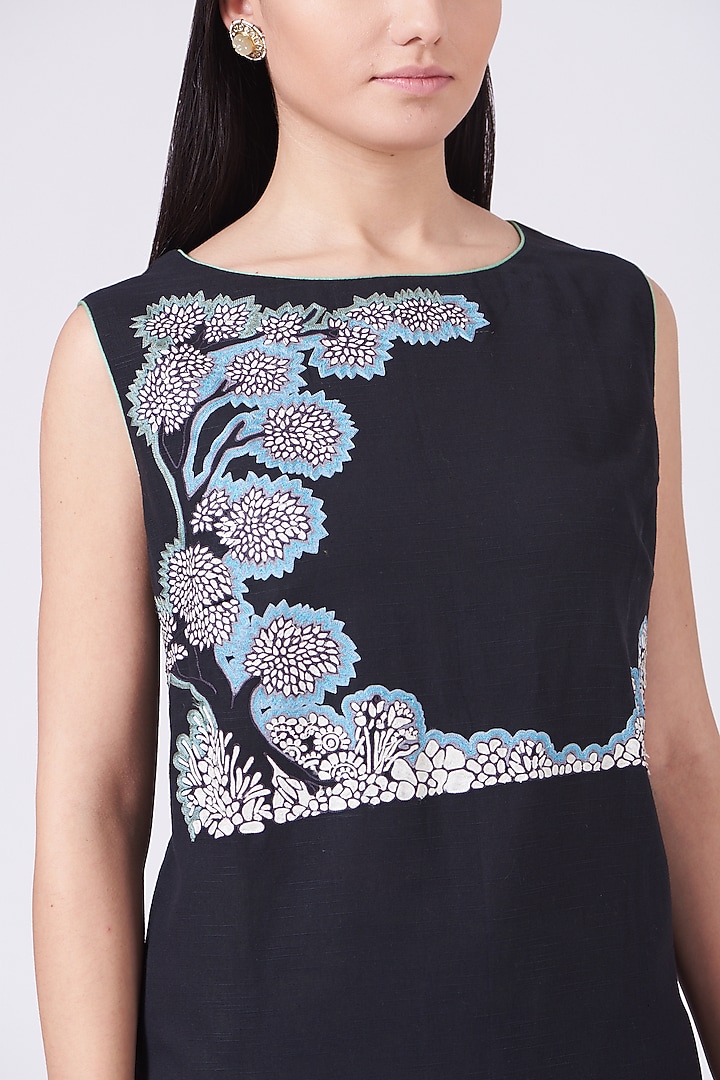 Black Glaze Cotton Kurta Set by Breathe By Aakanksha Singh at Pernia's Pop Up Shop