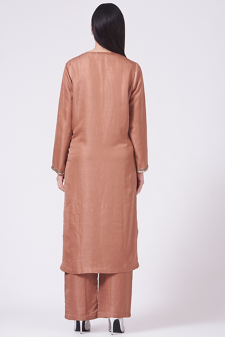 Brownish Pink Embroidered Kurta Set by Breathe By Aakanksha Singh at Pernia's Pop Up Shop