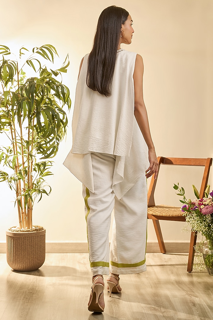 Oyster White Turkish Linen Floral Embroidered Co-Ord Set by Babita Malkani at Pernia's Pop Up Shop