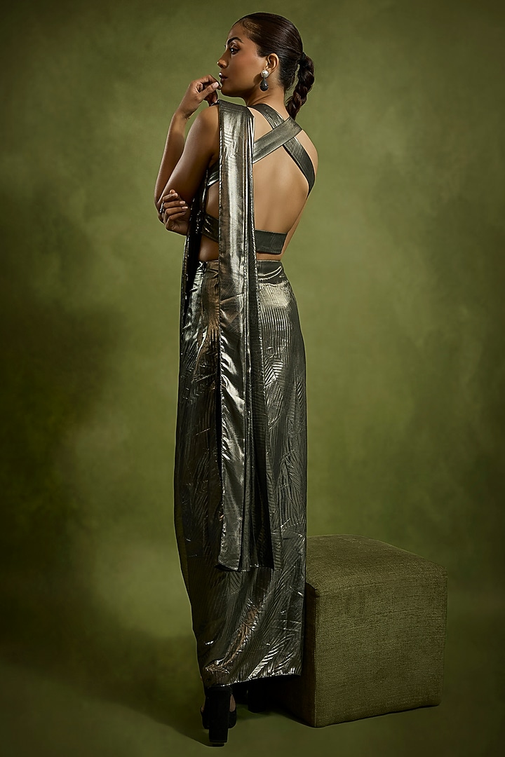 Metallic Copper Foil Georgette Pre-Draped Cowl Wedding Saree Set by Babita Malkani at Pernia's Pop Up Shop