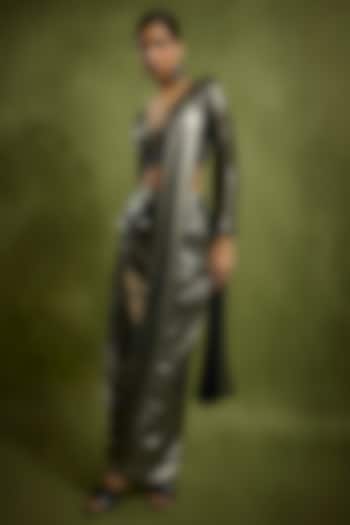 Metallic Copper Foil Georgette Pre-Draped Cowl Wedding Saree Set by Babita Malkani at Pernia's Pop Up Shop