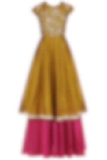 Gold embroidered flared kurta and skirt set available only at Pernia's Pop Up Shop.