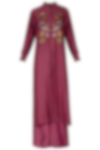 Maroon embroidered kurta with pants by Breathe By Aakanksha Singh
