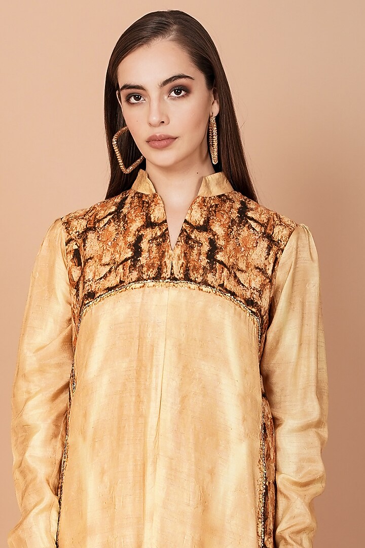 Gold Digital Printed Kurta With Pants by Breathe By Aakanksha Singh at Pernia's Pop Up Shop