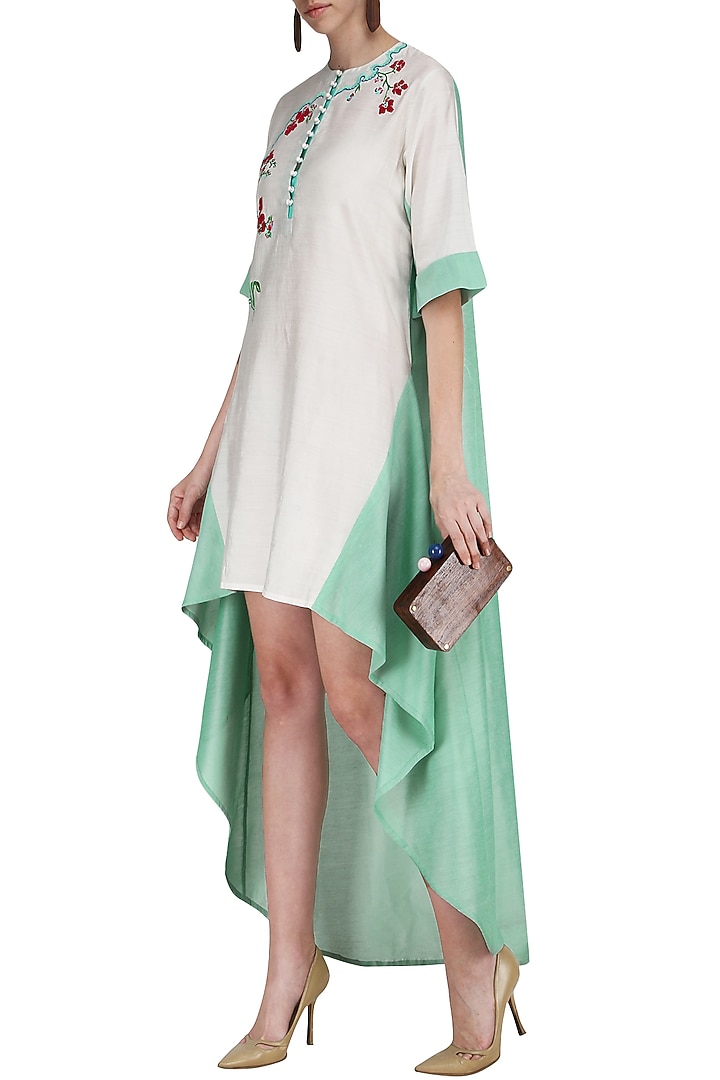 White high low hand thread work tunic available only at Pernia's Pop Up Shop.