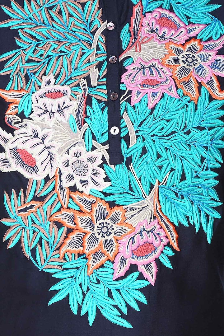 Navy blue floral embroidered straight kurta set available only at Pernia's Pop Up Shop.