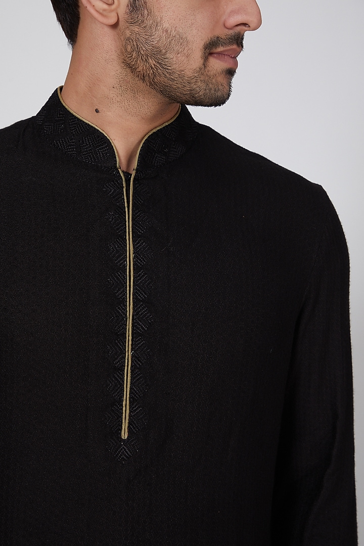 Black Kurta Set With Thread Work by Bubber Couture at Pernia's Pop Up Shop