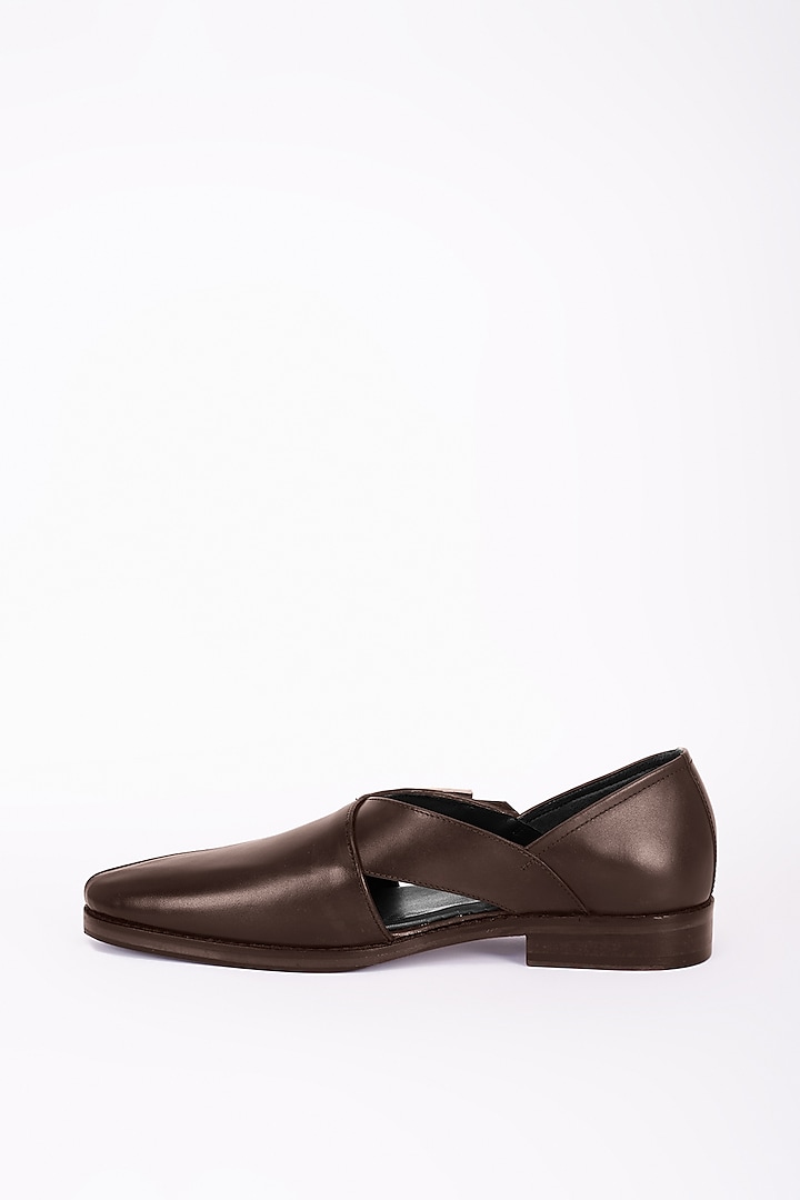 Brown Italian Leather Peshawari Sandals by Bubber Couture at Pernia's Pop Up Shop