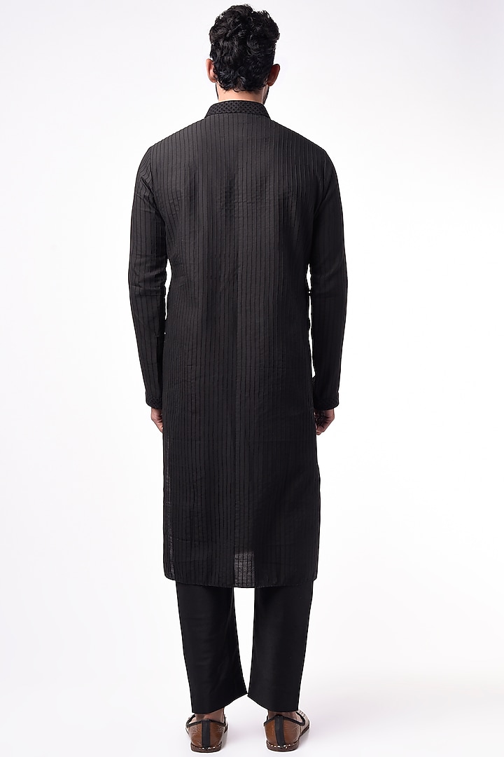 Black Chikankari Embroidered Kurta Set by Bubber Couture at Pernia's Pop Up Shop