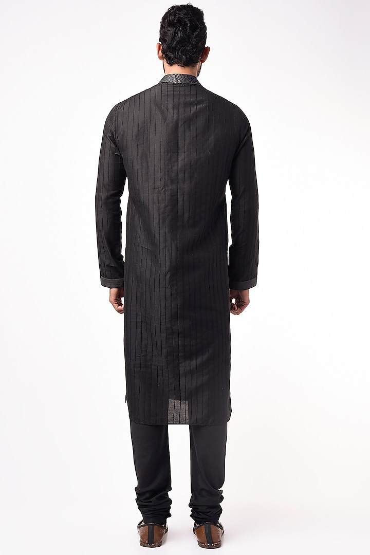 Black Embroidered Kurta Set by Bubber Couture at Pernia's Pop Up Shop