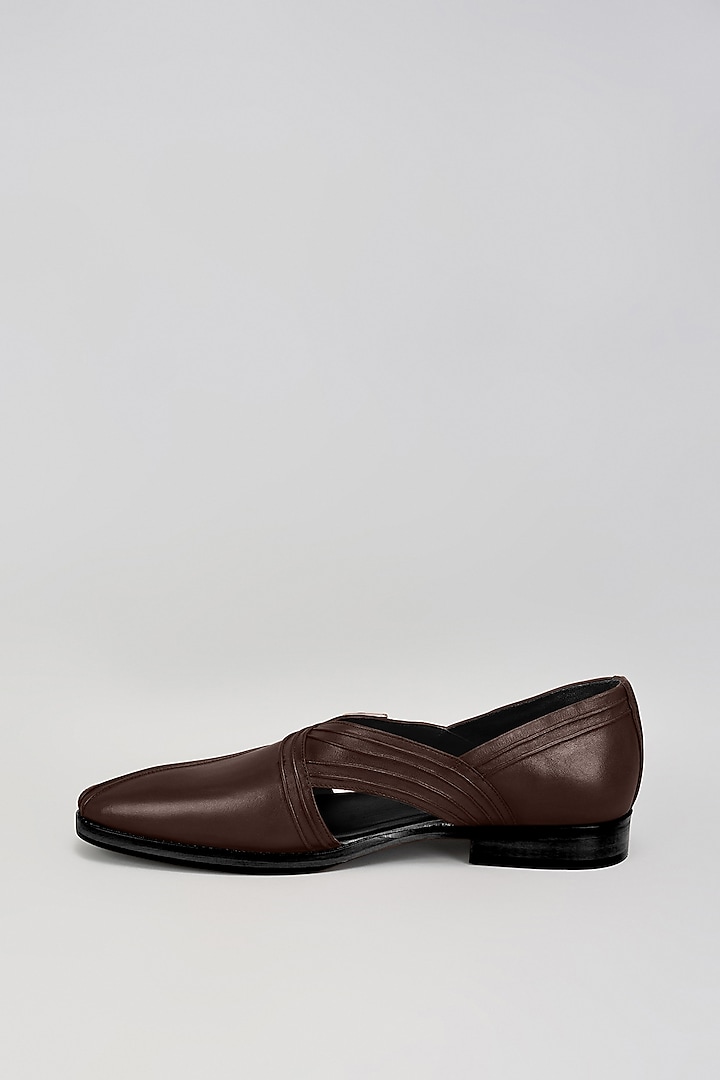 Brown Premium Italian Leather Pintuck Peshawari Sandals by Bubber Couture at Pernia's Pop Up Shop