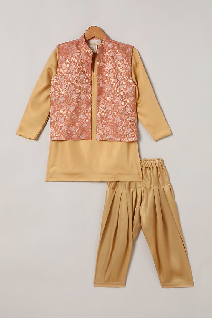 Gold Georgette Kurta Set With Printed Bundi Jacket For Boys by BYB PREMIUM at Pernia's Pop Up Shop