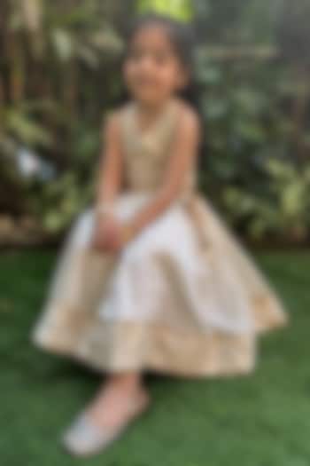 Off-White Chanderi Embellished Skirt Set For Girls by BYB PREMIUM at Pernia's Pop Up Shop