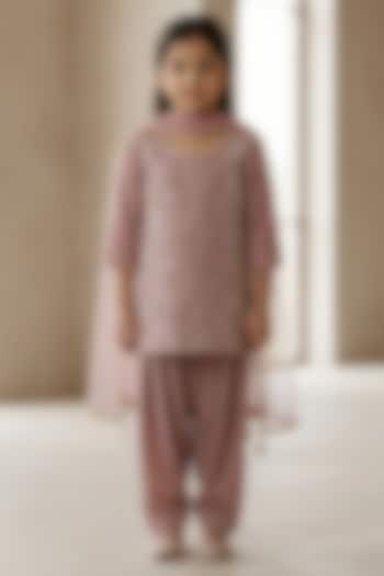 Dusty Pink Velvet Hand Embroidered Kurta Set For Girls by BYB PREMIUM at Pernia's Pop Up Shop