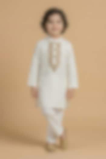 Off White Chanderi Embroidered Kurta Set For Boys by BYB PREMIUM at Pernia's Pop Up Shop