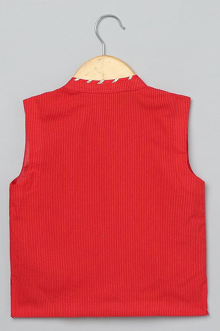 Red Cotton Gota Embroidered Bundi Jacket Set For Boys by BYB PREMIUM at Pernia's Pop Up Shop