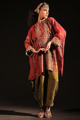 Fuchsia Habutai Silk Handwork Kaftan Set by Capisvirleo