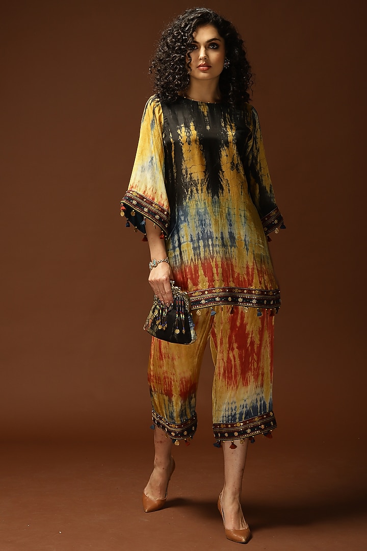 Black Tie-Dyed Short Tunic Set by Capisvirleo at Pernia's Pop Up Shop