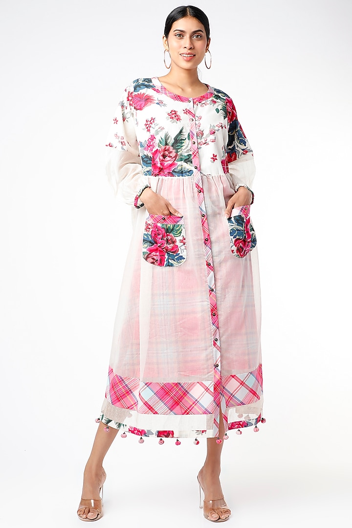 White & Blush Pink Printed Front-Open Kimono Dress by Capisvirleo